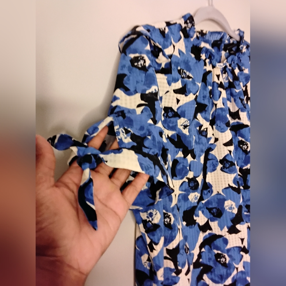 Who What Wear Blue and White Boxy Blouse with Peter Pan Collar - Picture 3 of 8
